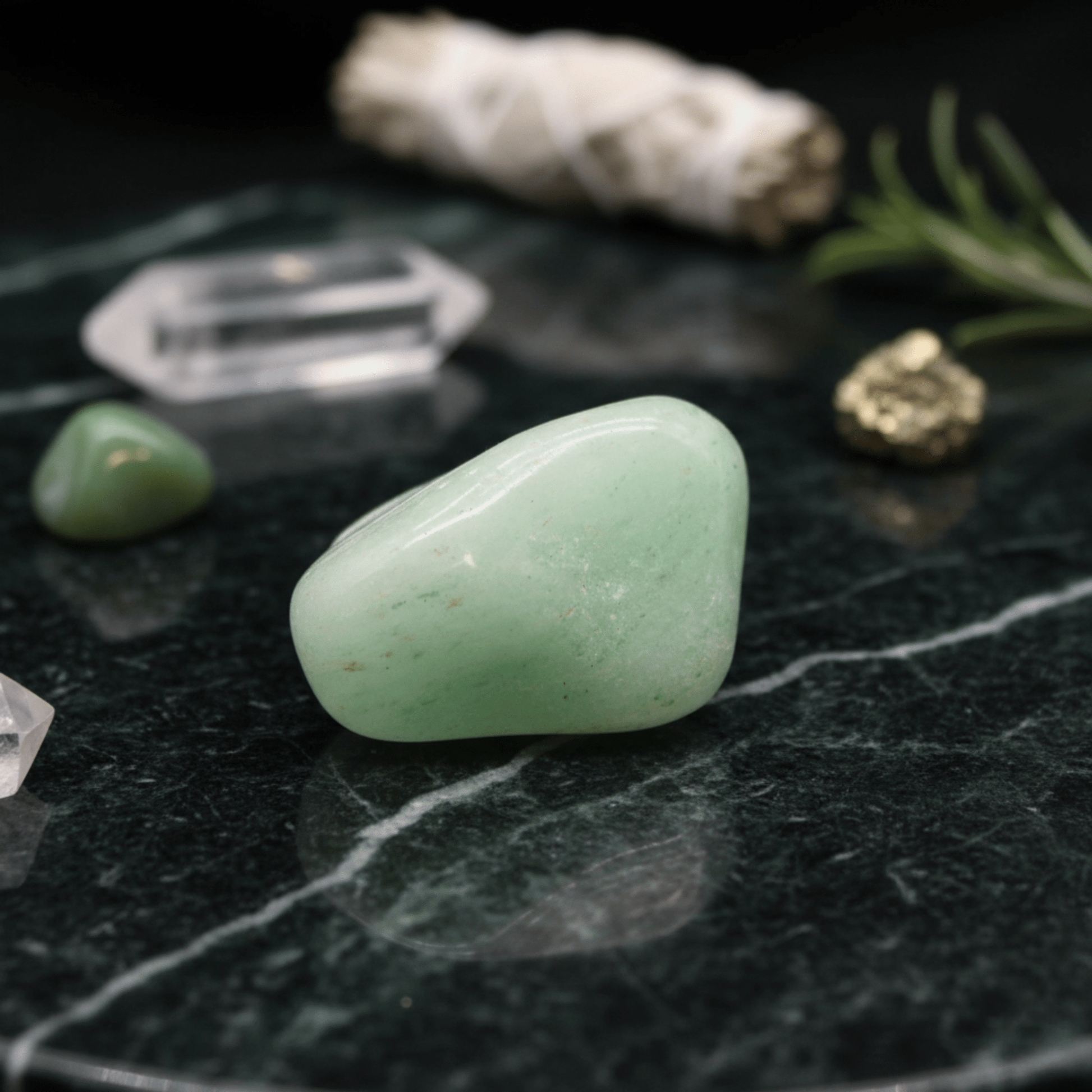Pierre d’aventurine verte polie, idéale pour la chance, l’harmonie du cœur et les pratiques de lithothérapie.