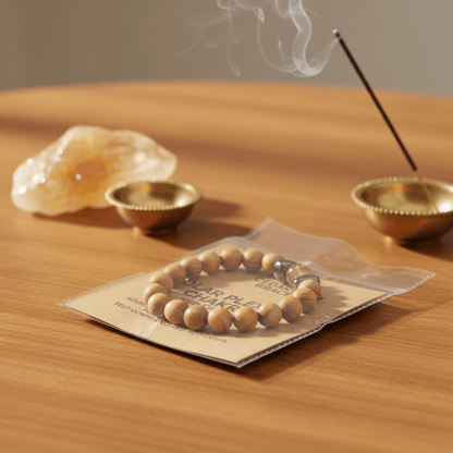 Bracelet plexus solaire en cèdre et citrine emballé, bijou spirituel pour motivation et réussite.