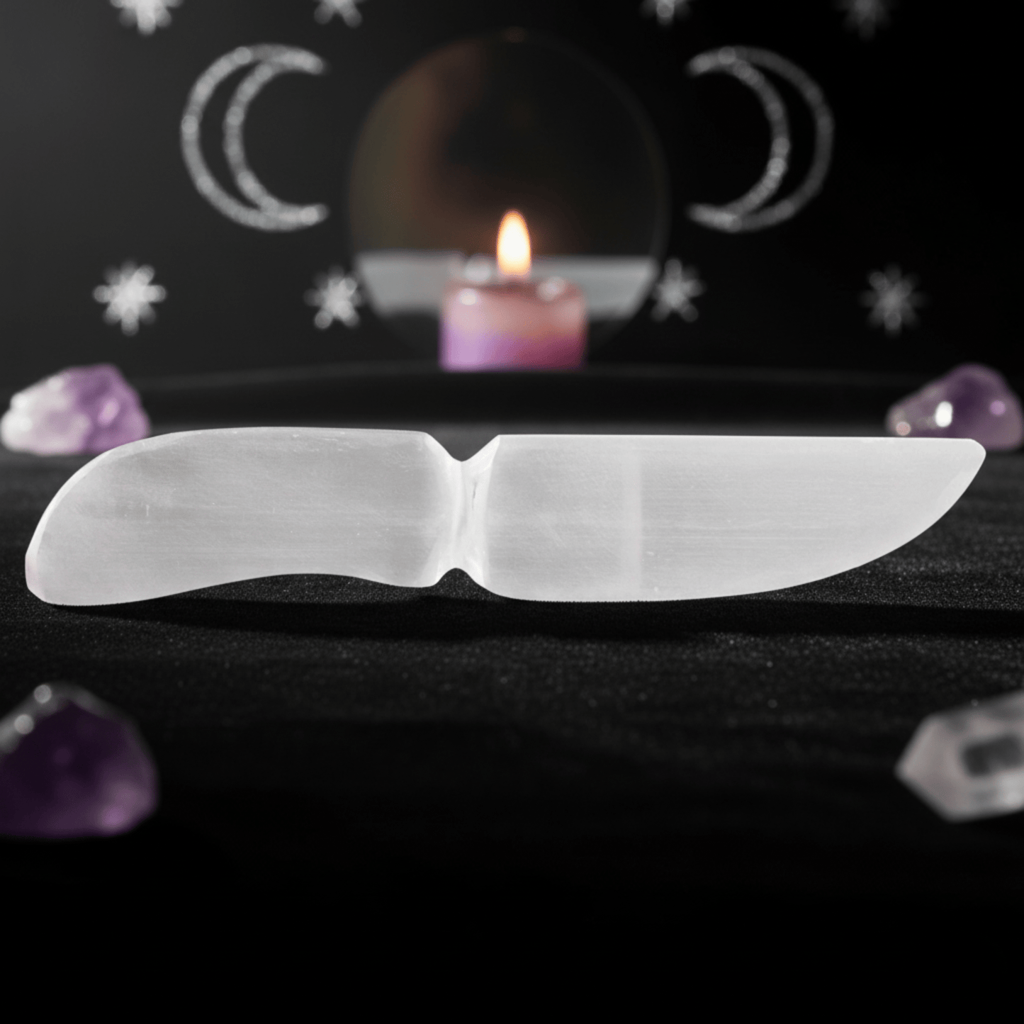 Couteau rituel en Sélénite utilisé en magie blanche, accessoire pour ouverture de cercle, rituels et travail énergétique