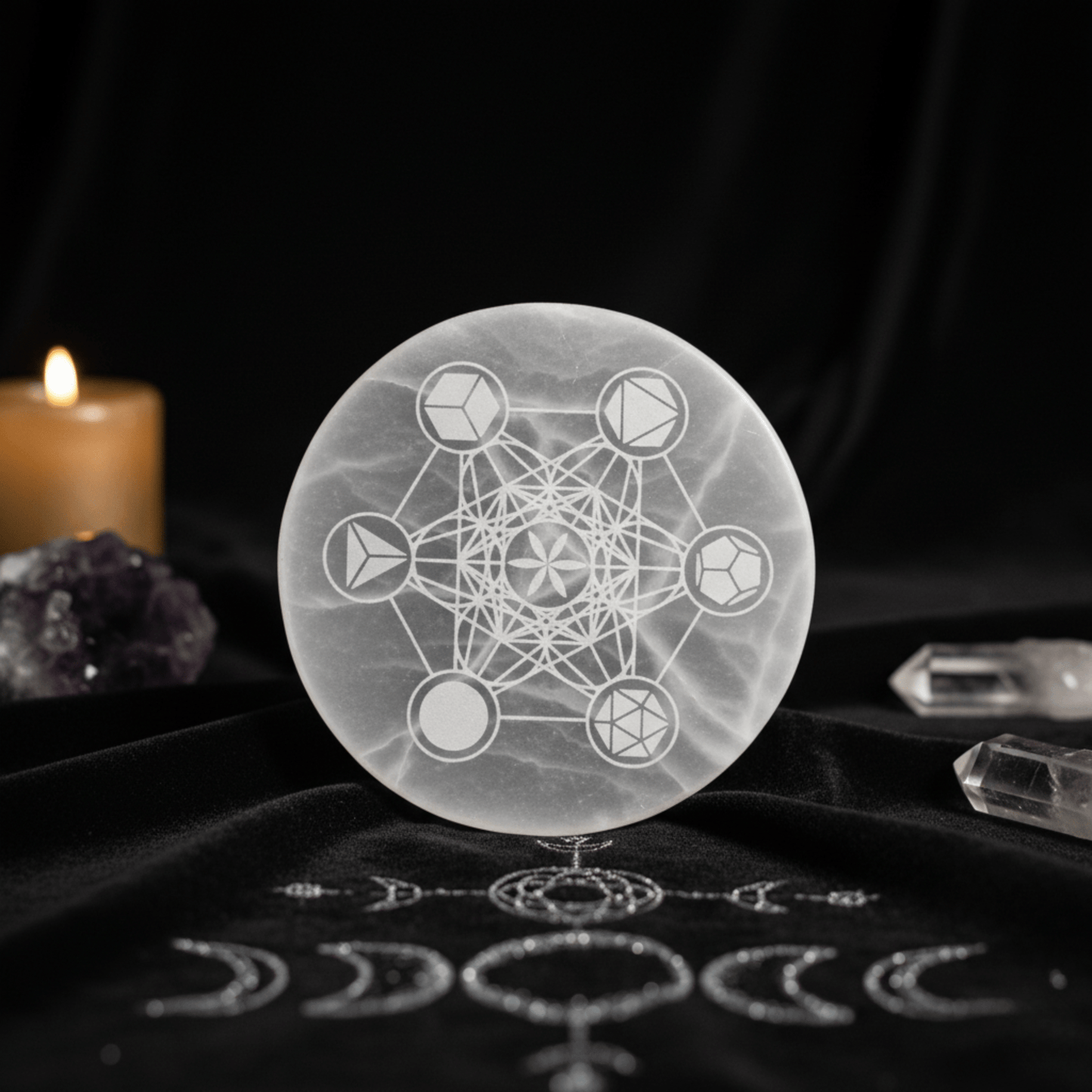 Plaque en Sélénite ronde avec géométrie sacrée Metatron, accessoire spirituel pour rituels, énergie lunaire et purification.