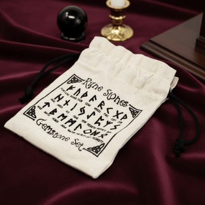 Pochette runes nordiques, sac de rangement pour pierres de divination en labradorite, style ésotérique mystique.